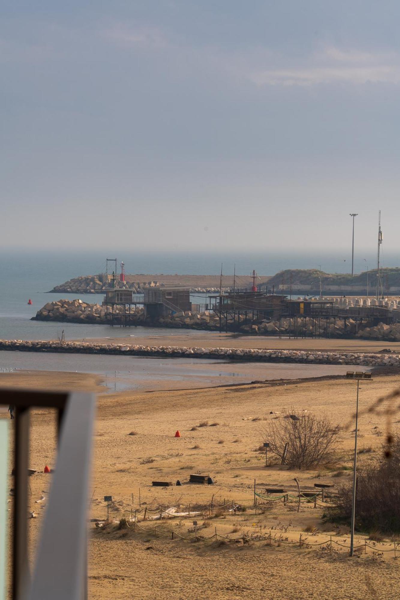 "Casa Incantevole" Fronte Mare Pescara - Appartamento Via Buozzi Buitenkant foto